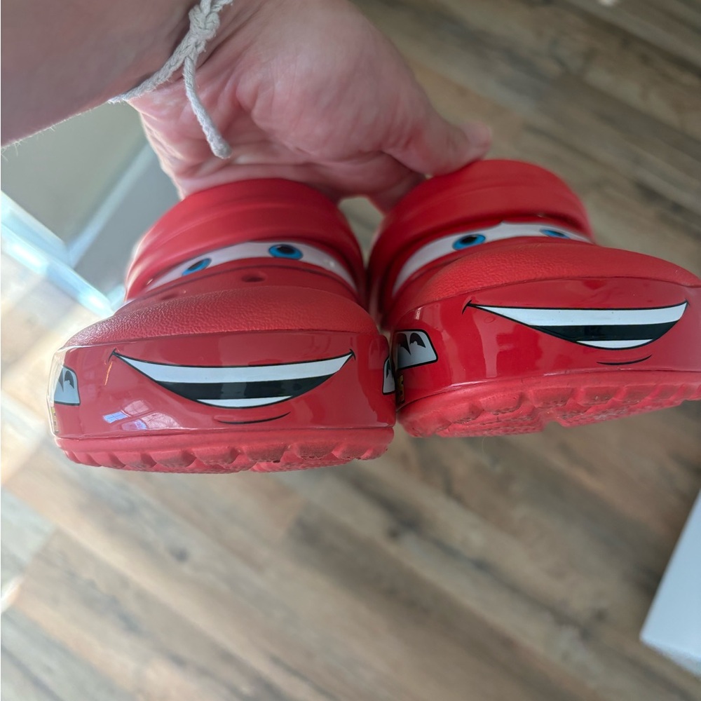 Lightening McQueen Cars themed light up crocs in red men’s 4 women’s 6 - Picture 7 of 7